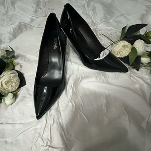Brand new Michael Kors Pumps